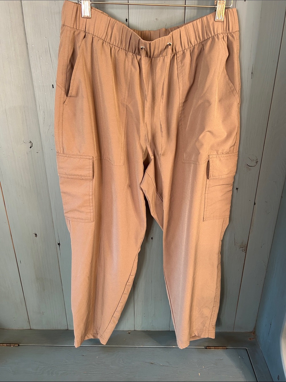 Old Navy Lightweight Cargo Jogger Pants in Dusty Tan | Women’s Size Large - Fall